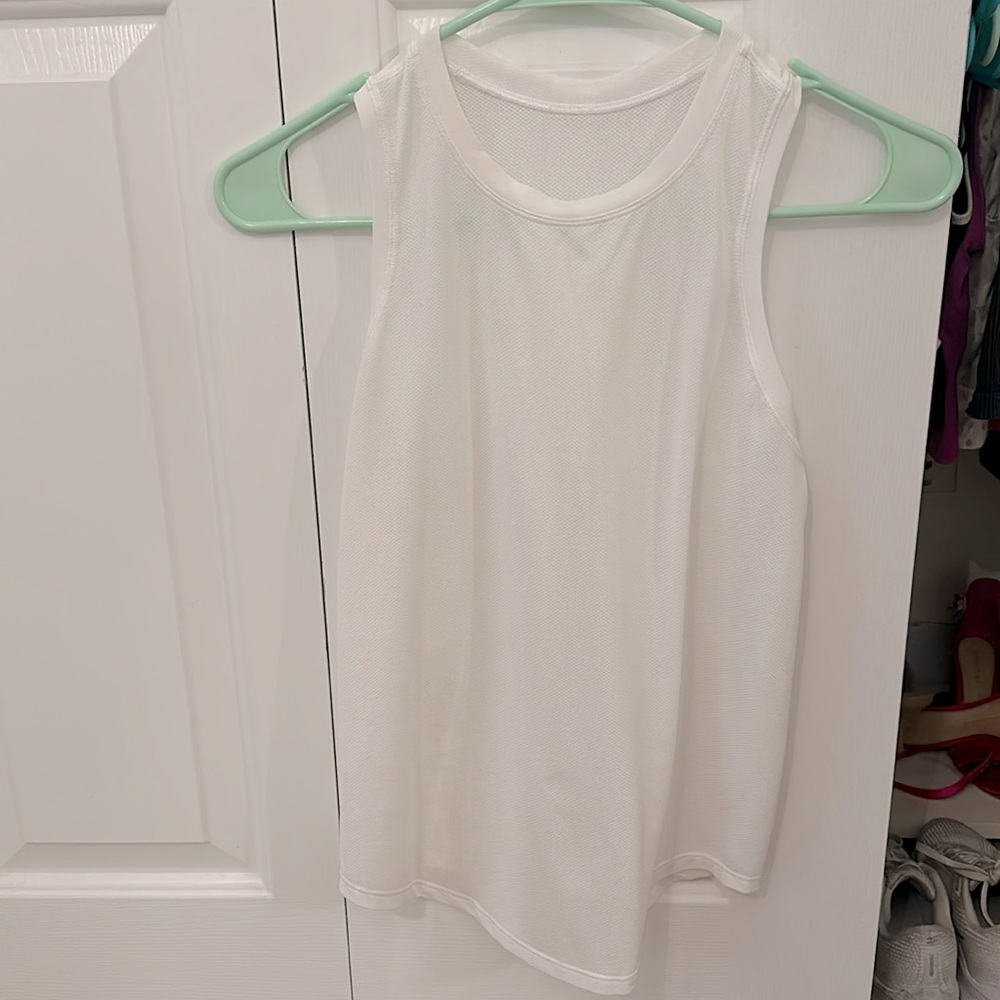 LULULEMON WHITE TOP